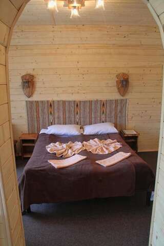 Мини-отель Oksamit Resort Ворохта Стандартный двухместный номер с 1 кроватью или 2 отдельными кроватями-2