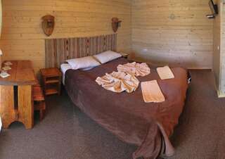 Мини-отель Oksamit Resort Ворохта Стандартный двухместный номер с 1 кроватью или 2 отдельными кроватями-3